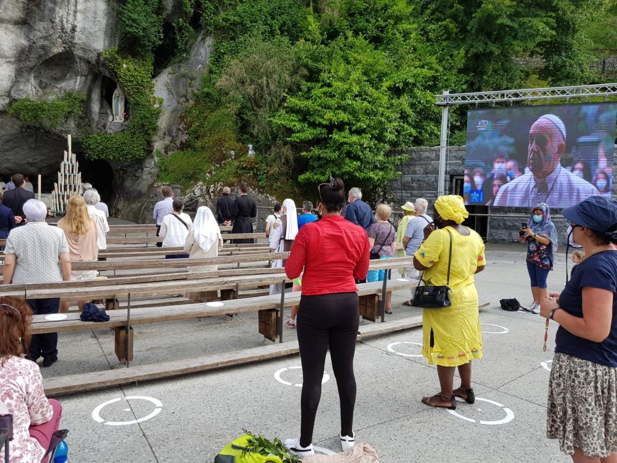 Villa Bigorra Lourdes Centre Le Sanctuaire La Grotte , Parking מראה חיצוני תמונה